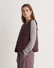 Aubergine water-repellent vest