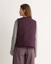 Aubergine water-repellent vest