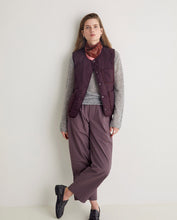 Aubergine water-repellent vest
