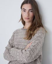 PRINT JACQUARD SWEATER SAND