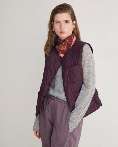 Aubergine water-repellent vest