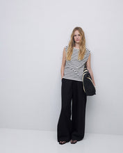 Navy blue basic striped sleeveless T-shirt